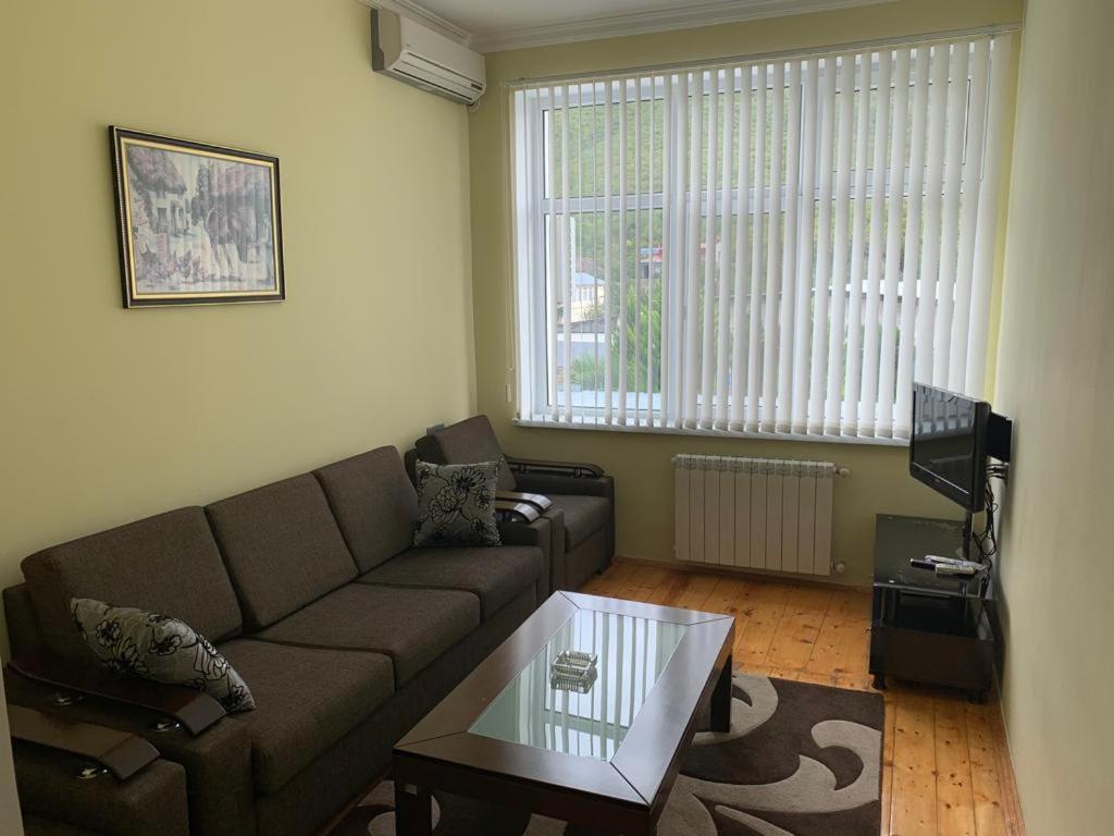 Sheki Avtovagzal Motel Екстериор снимка